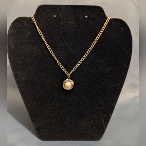 Gold and Pearl Pendant Necklace